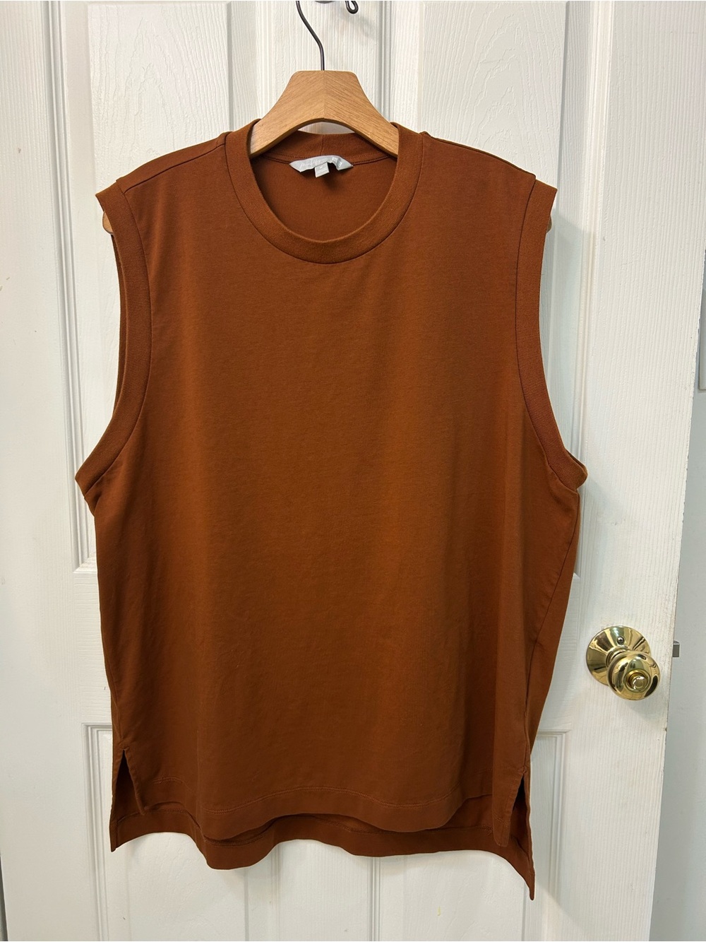Mame Kurogouchi x Uniqlo Sleeveless Crewneck Tank Top - Rust Brown size M